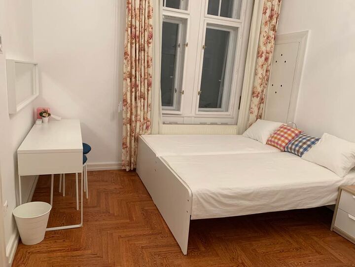 room detail thumbnail 0