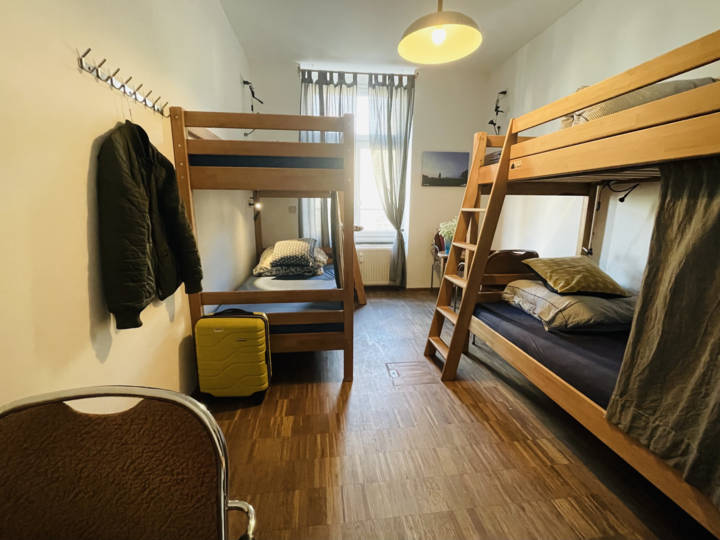 room detail thumbnail 0
