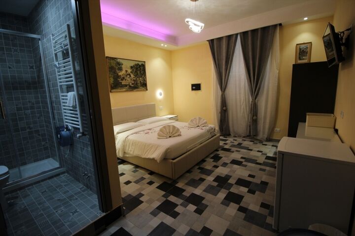 room detail thumbnail 0