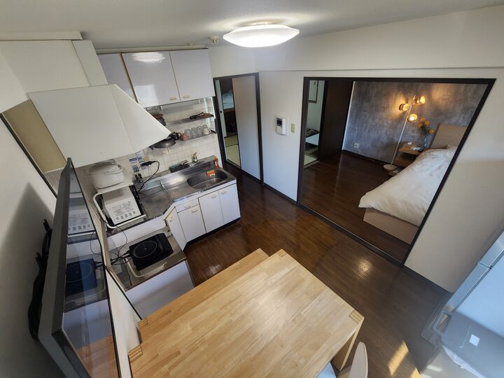 room detail thumbnail 1