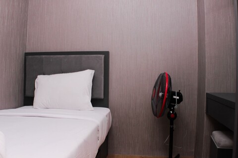 컴포트  레스트풀 2BR 앳 바수라 시티  아파트먼트