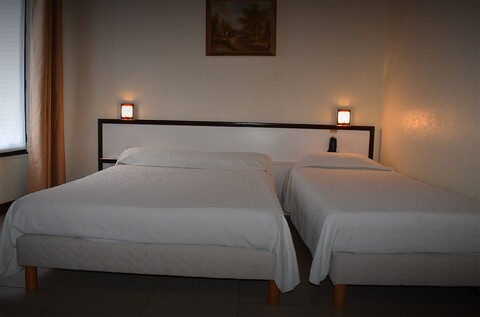 오텔 아베니흐 보지하흐