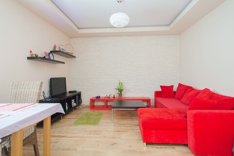 쇼트스테이폴란드 솔리다르노시치 B8