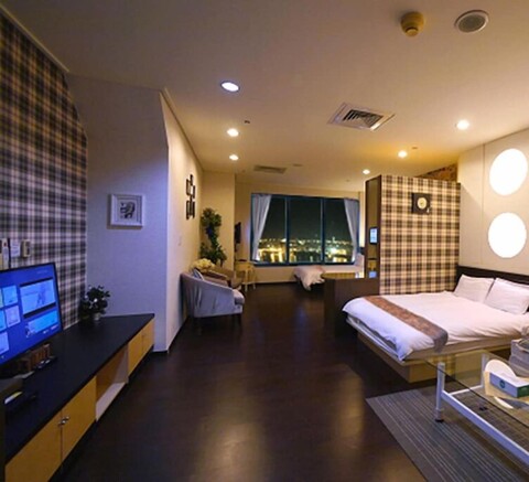 85 해피 홀리데이