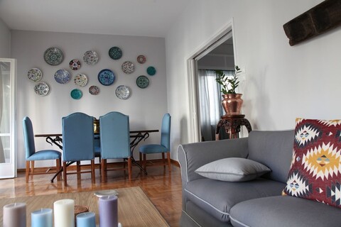 스타일리시 플랫 바이 더 비치 오보 에뎀