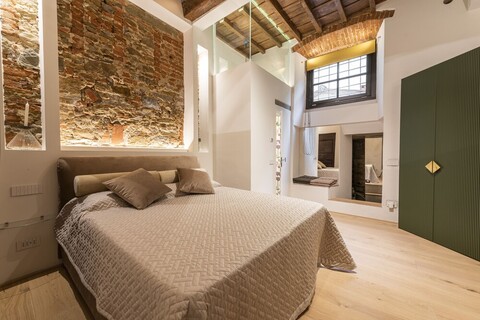 라 보테가 델 페로 바이 메가