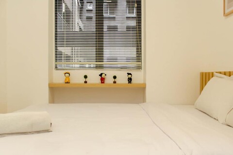 골든 오사카 2BR 아파트먼트 앳 메이카르타 아파트먼트