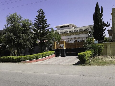 익스플로러 라운지