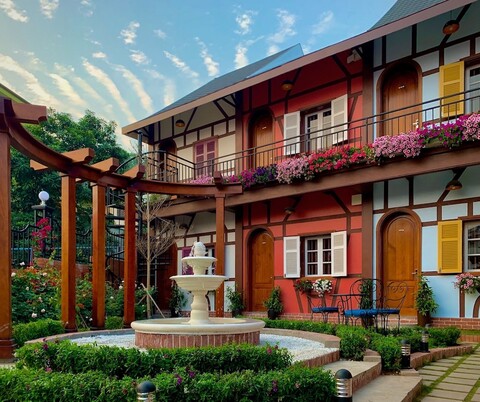 리틀 콜마르 - 홈스테이 & 포터리 스튜디오