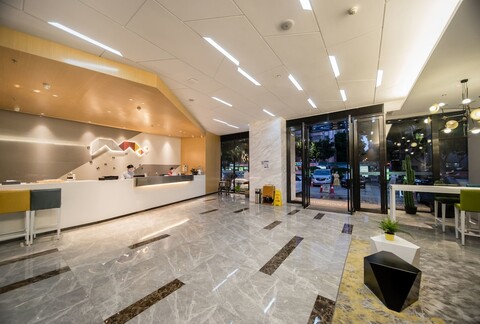 보르만 호텔 캔턴 타워 케쿤 스테이션