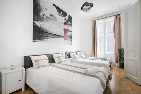 리얼 아파트먼트 버다스