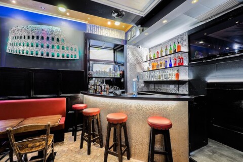 알레산드로 궁전 & 바 - 호스텔