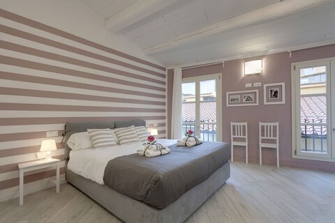 버티컬 가든 아파트먼트 바이 마모 플로렌스