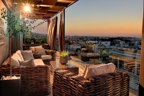 알티우스 콜로나키 로지 바이 K&K