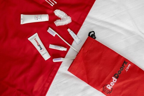 레드도어즈  페님방안 비치 싱가라자