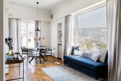 업스트리트 - 침실 3개, 콜로나키에 위치한 밝고 우아한 아파트먼트