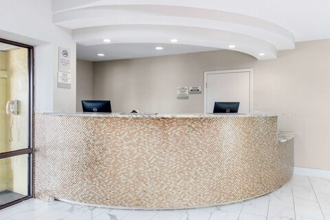 클라리온 인 & 스위트  키시미-레이크 부에나 비스타 사우스