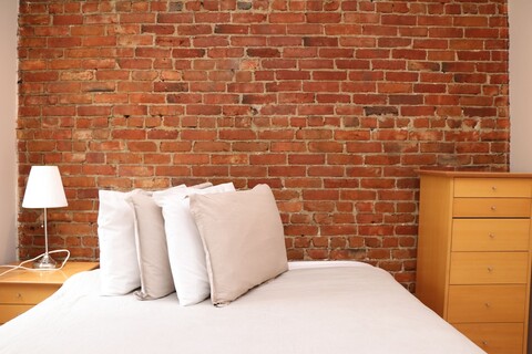 402 콜럼버스 애브의 매버릭 스위트