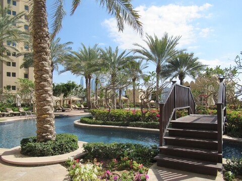 디럭스 1BR 인 페어몬트 사우스 W/ 휴지 발코니 & 비치 클럽 멤버십!