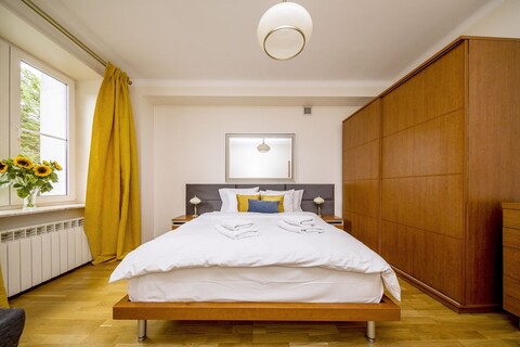 아파트먼트 노비 쉬비아트 바이 유어 프리덤