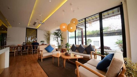 타이후 바오푸 링시아 인