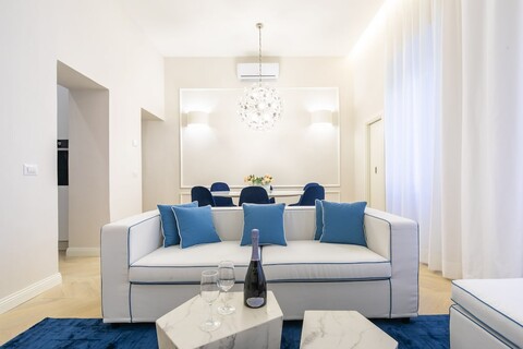 럭셔리 블루 두오모 바이 메가