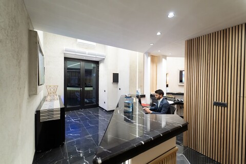 로열 하우스 나폴리 센트로, 클라파 그룹 디스로케이티드 호스피탈리티