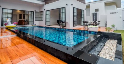 J 풀 빌라 후아힌