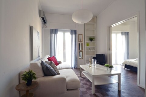 케라메이코스, 어 러블리 아파트먼트