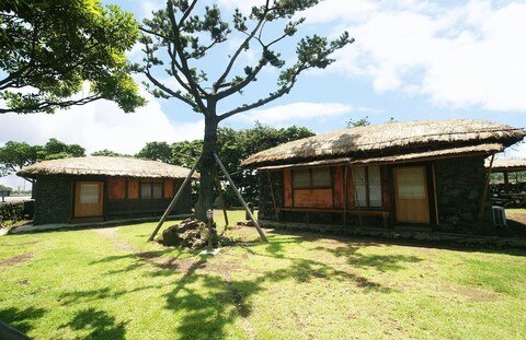 찬이네 초가집 펜션