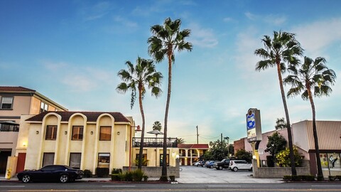 채리엇 인 글렌데일 - 파사디나
