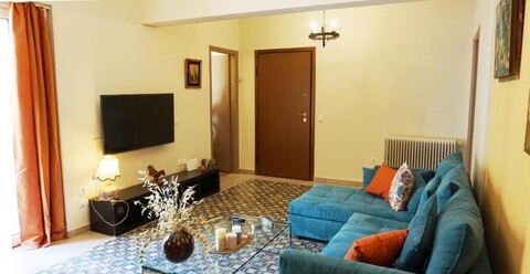 아 퓨 스텝스 프롬 신타그마 & 플라카