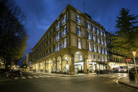 레가스피 도세 룸 & 스위트