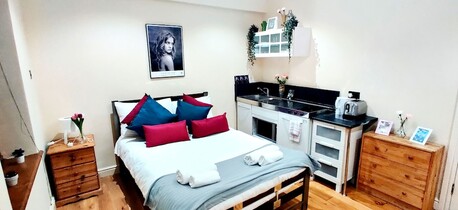 화이트 로우 레지던트