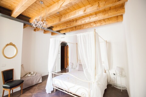 알레시아스 플레이스