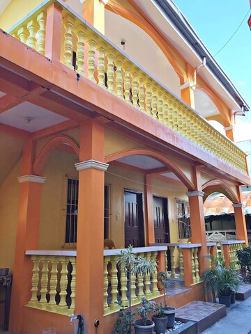 퀸 오브 아일 레스토랑 앤드 코티지