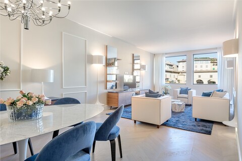 럭셔리 블루 리버 바이 메가