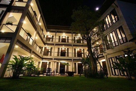 296 라드타나이야 레지던스