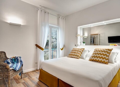 소렌토 룩스 스위트 - 오로