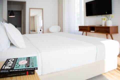 더 8 다운타운 스위트