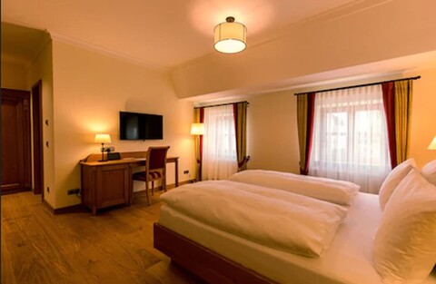 호텔 & 가스트슈태트 줌 에르딩거 바이스브라우