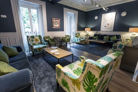 프티 팰리스 레알타드 플라사