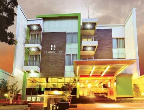 뱀부 인 호텔 & 카페