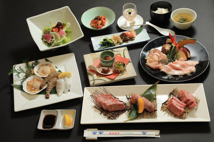 야키니쿠 투 가이센 노 야도 라쿠 대표 이미지