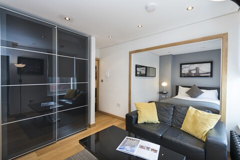 세인트 폴스 바이 엑셀 아파트먼트