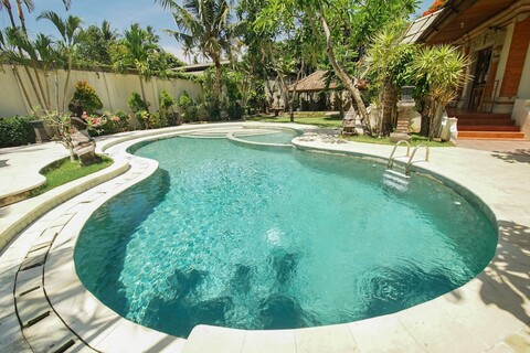 발리아나 빌라 레기안