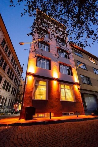 더 퍼스트 오토만 스위츠