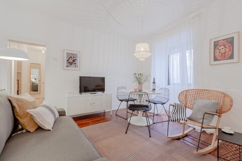 알파마에 위치한 전형적인 아파트, 바이 타임쿨러