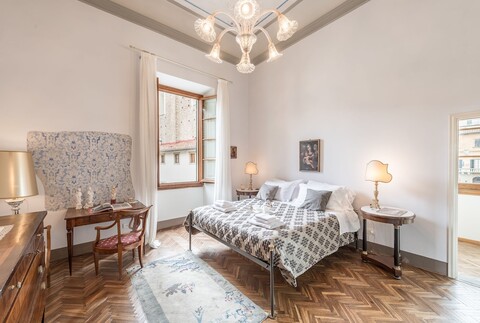 럭셔리 페트라 산 프레디아노 바이 메가