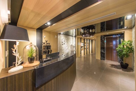 로열 로즈 호텔 시먼